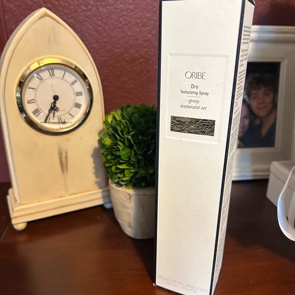 Oribe Dry Texturizing Spray 300ml (8.5 oz). New and unopened.